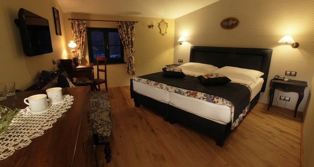 Boutique Hotel Pri Mlyne לוזורנו חדר תמונה